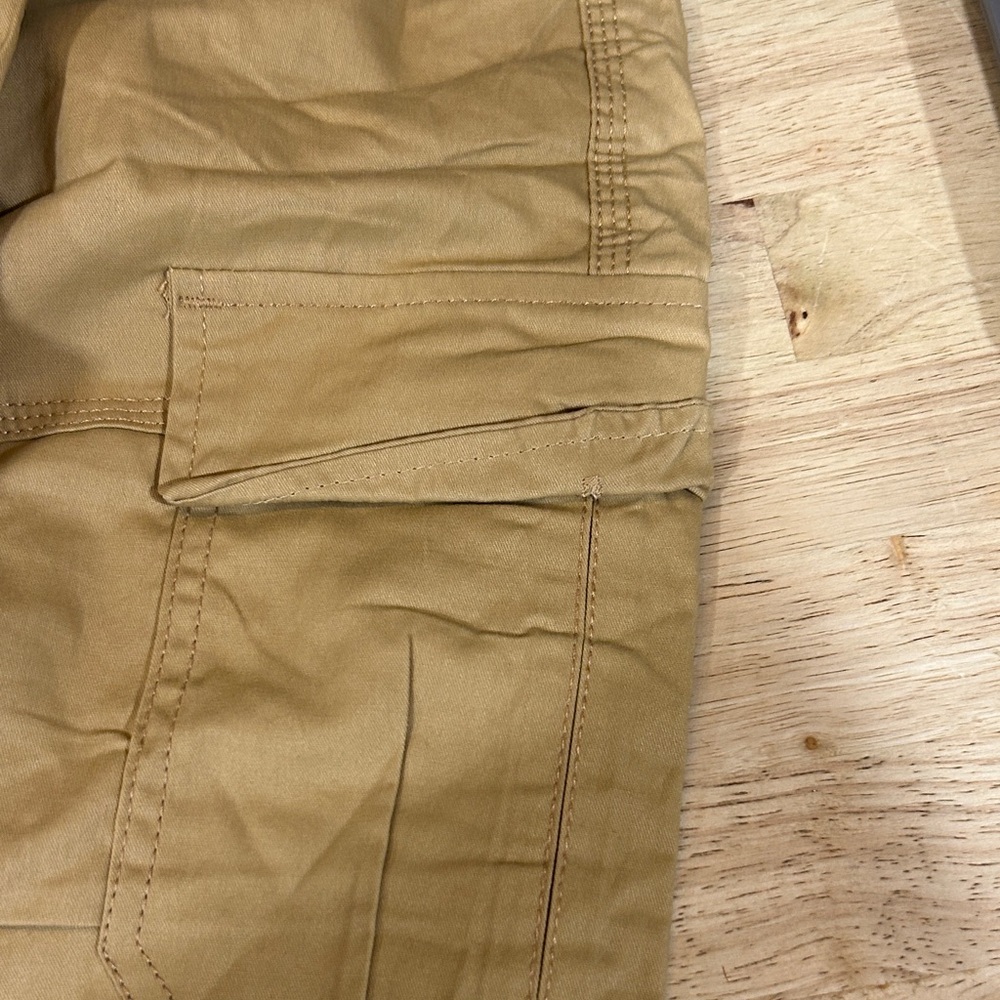 Men's Tan Cargo Shorts - Picture 3 of 4